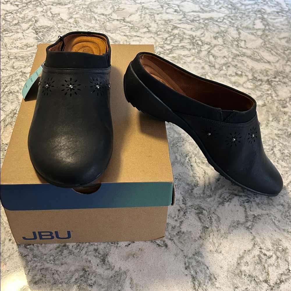 JBU Black “Vista” clogs - Picture 2 of 7